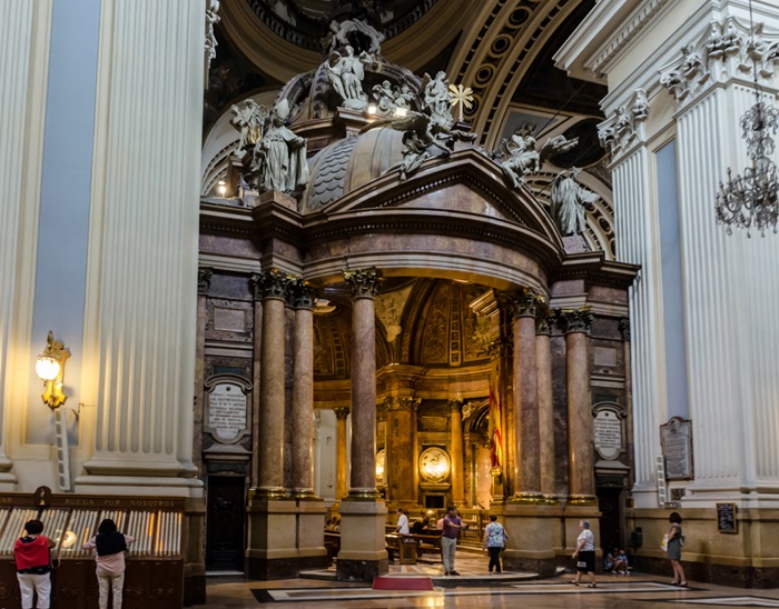 Basílica de Nuestra Señora del Pilar (интерьер)