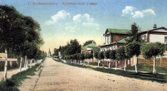 Городская улица на старом фото