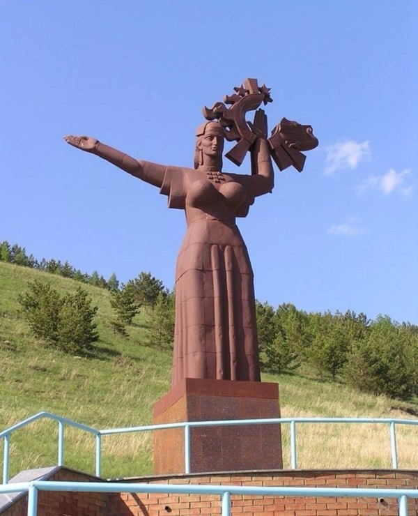 Памятник «Мать-Татария»