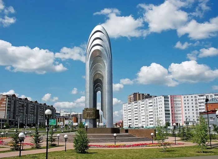 Памятник нефти
