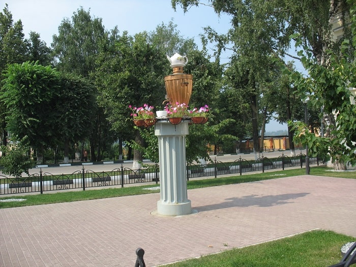Памятник самовару