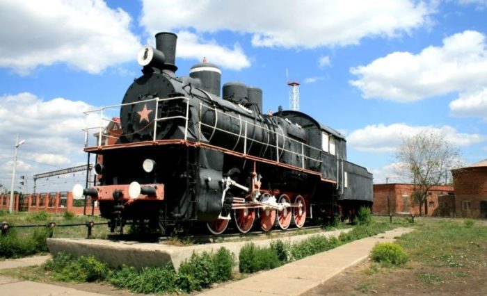 Паровоз на Привокзальной площади