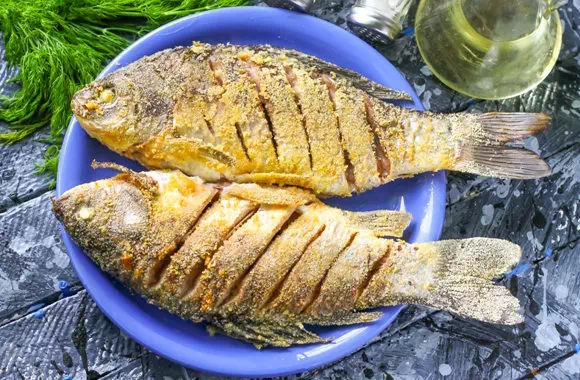 Жареный карась в панировке из кукурузной муки - простой рецепт с пошаговыми фото