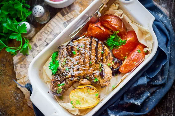 Свинина запеченная в духовке куском - очень простой и оригинальный рецепт с пошаговыми фото