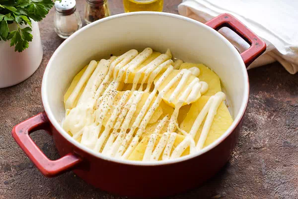 Мясо по-французски из свинины в духовке  рецепт фото 4