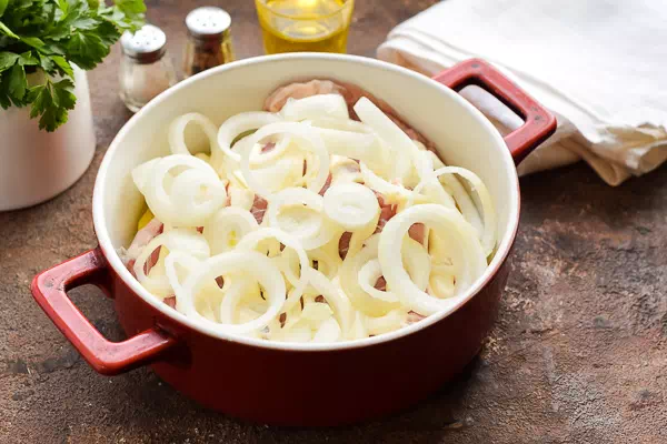 Мясо по-французски из свинины в духовке  рецепт фото 7