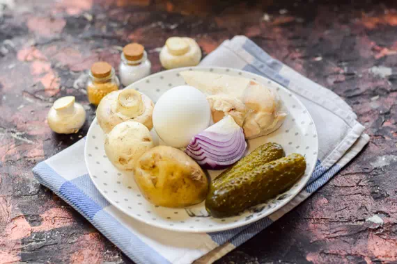 салат с картошкой, курицей и шампиньонами рецепт фото 1